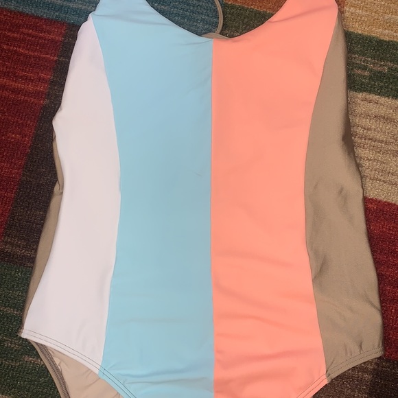 PilyQ Sandstone Farrah One piece NWT - Picture 8 of 14